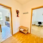 Stoetteritz Holiday Apartment - 3 Rooms - 6 People - 4 Beds - Balcony - Great Public Transport 11 Minutes To The City
